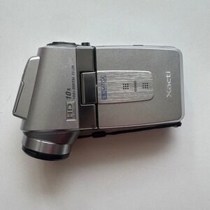 Sanyo Xacti VPC-HD1 10x Optical Zoom Camcorder Silver UNTESTED. *For Parts*